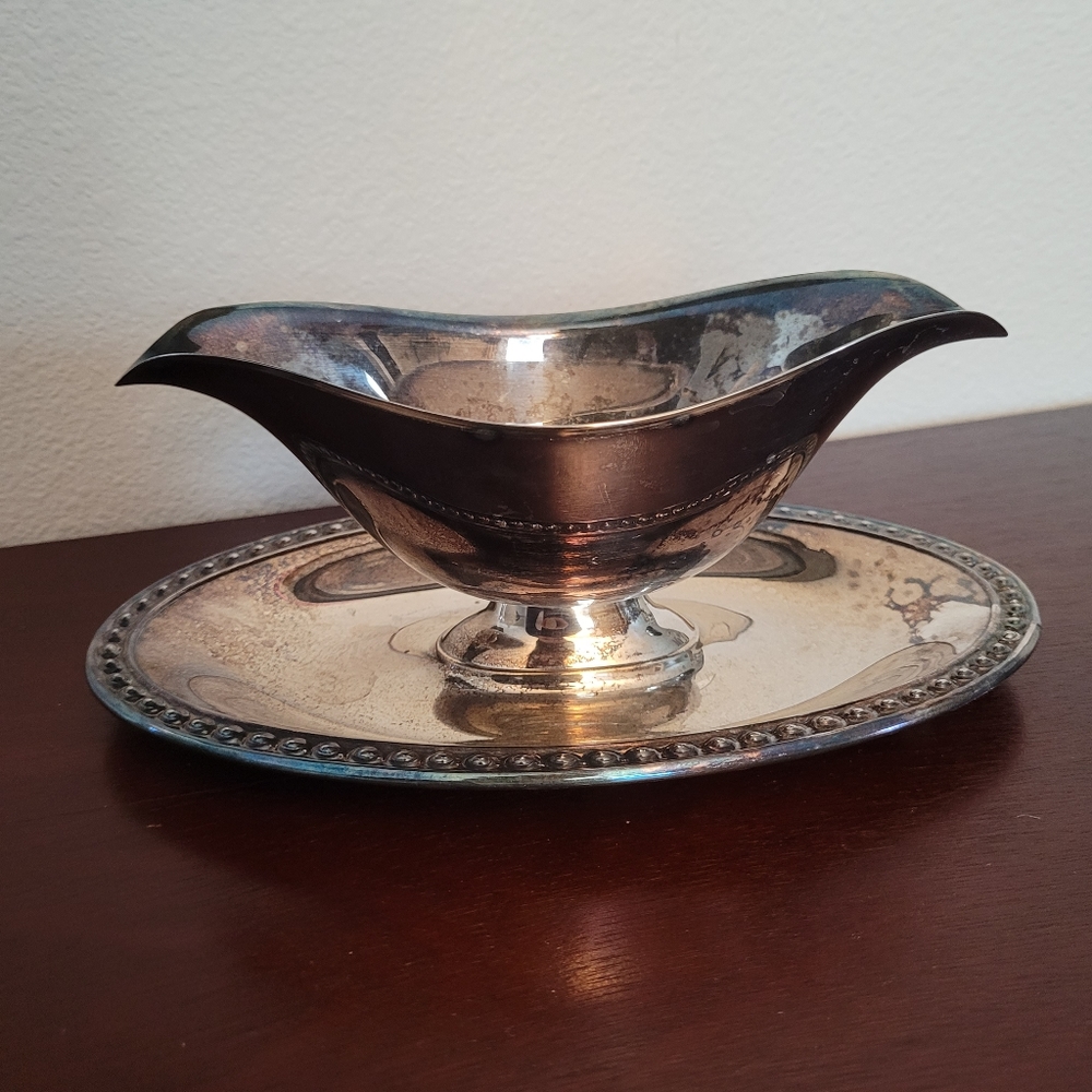 Antique WM Rogers Silverplate Gravy boat with attached plate